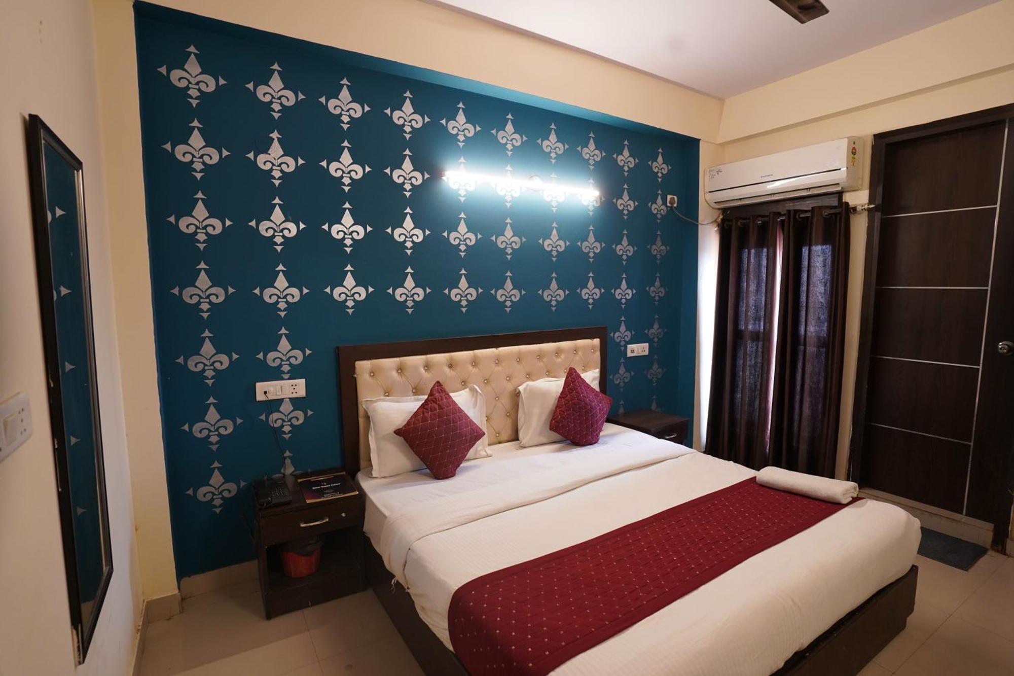 Hotel Tourist Palace New Delhi Bagian luar foto