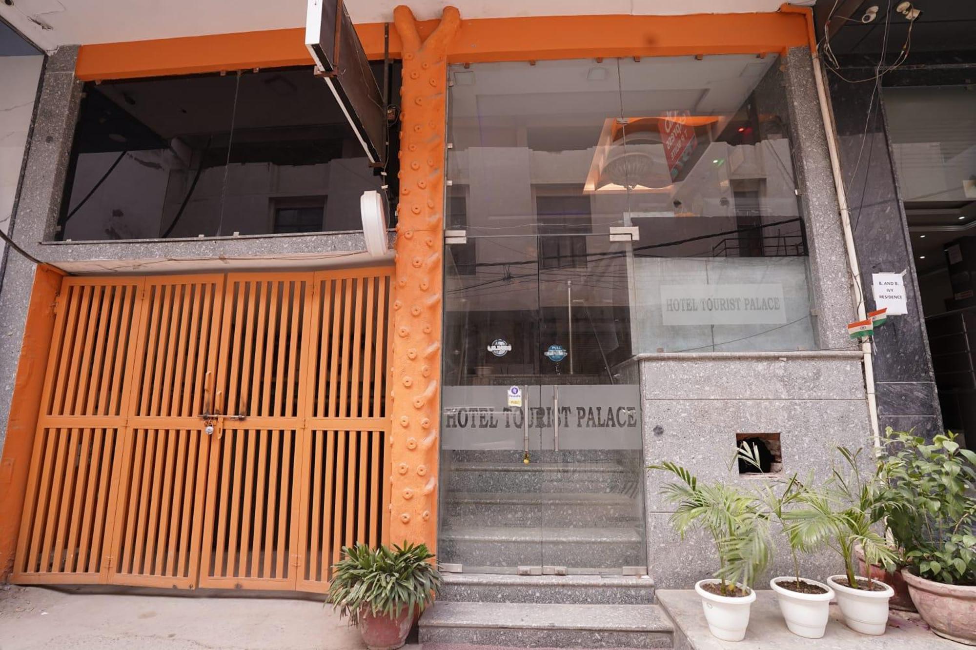 Hotel Tourist Palace New Delhi Bagian luar foto