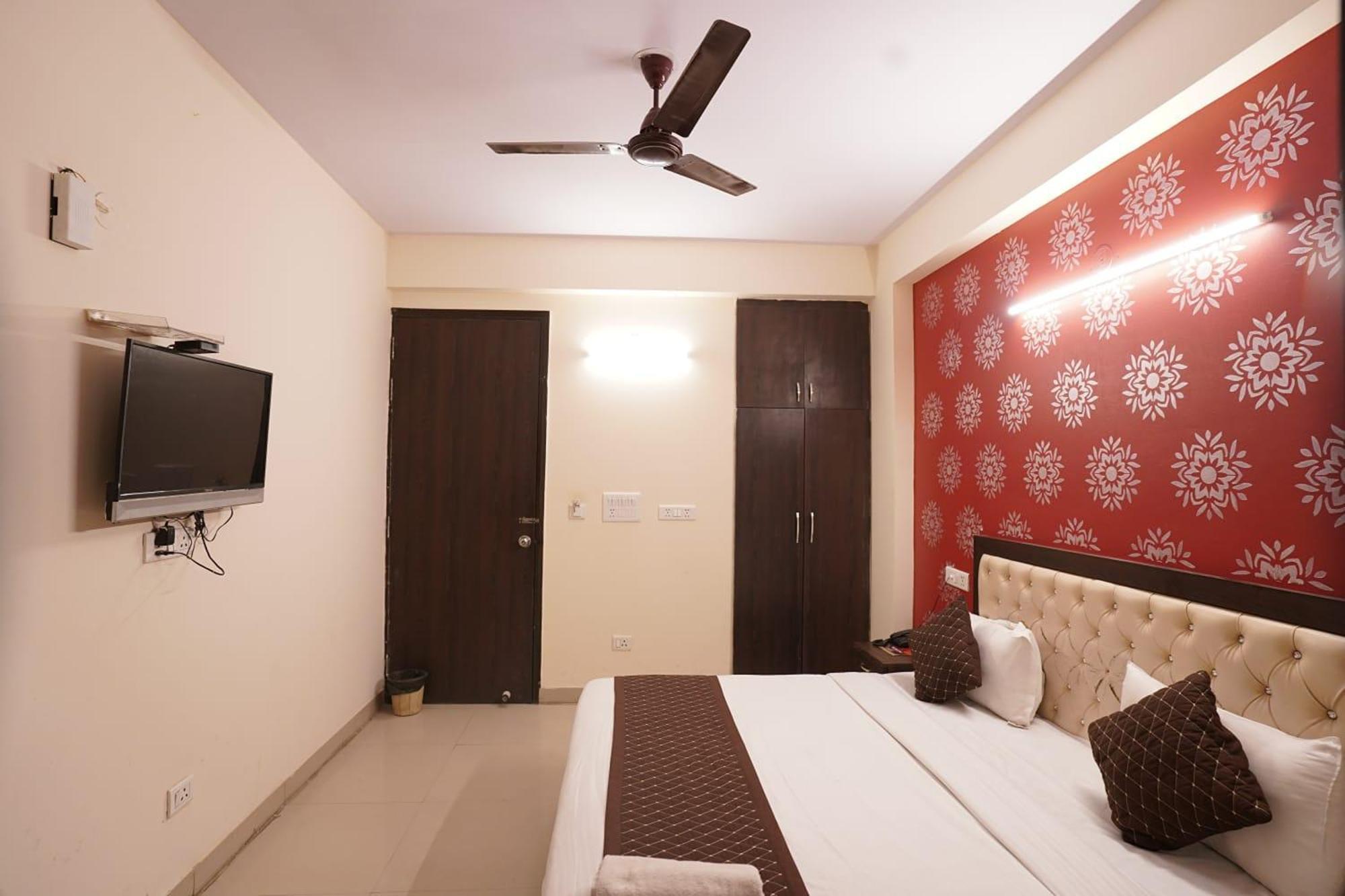 Hotel Tourist Palace New Delhi Bagian luar foto