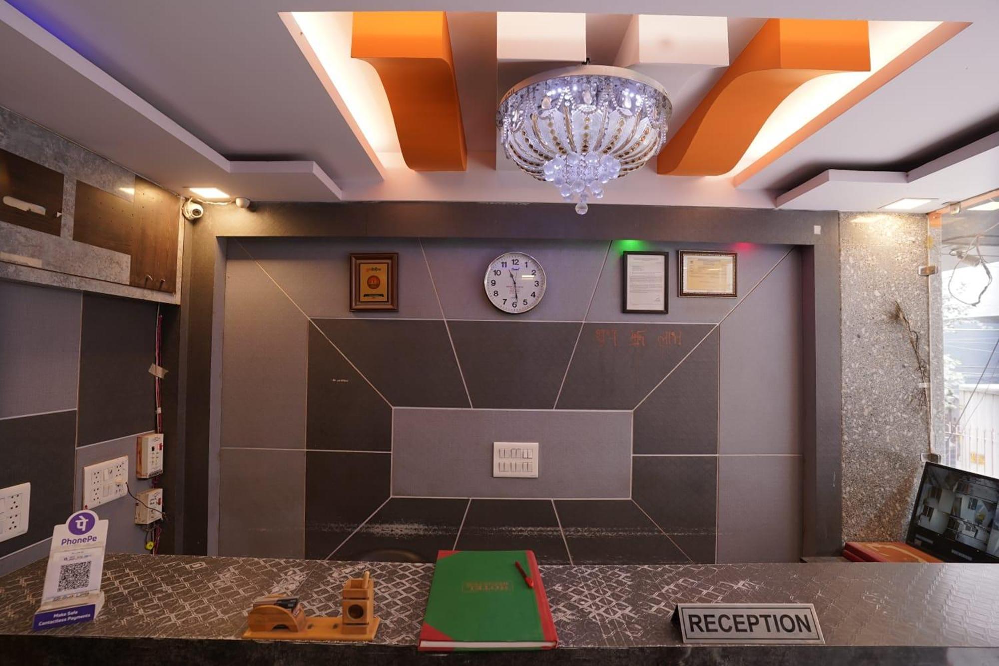 Hotel Tourist Palace New Delhi Bagian luar foto