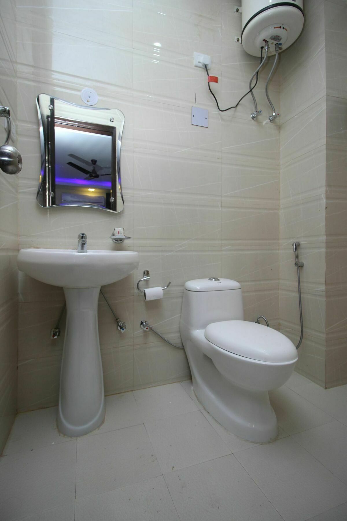 Hotel Tourist Palace New Delhi Bagian luar foto